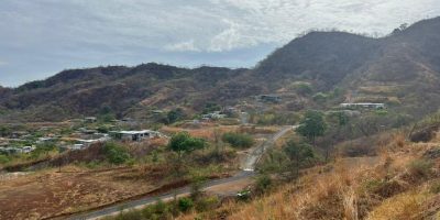 Monte Vista B7 Mar Vista hillside lot view with surrounding homes and roads, Costa Rica ocean view land setting