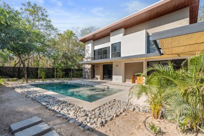 Casa Las Baulas Playa Grande with private pool and modern design near the beach in Guanacaste