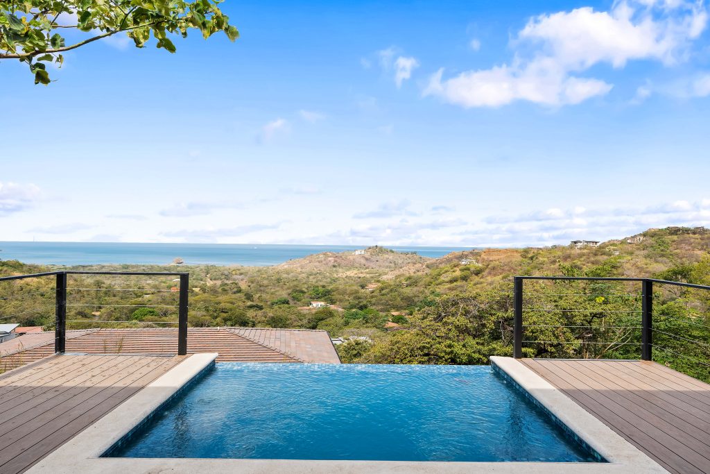 Casita Dorado infinity pool with panoramic ocean view in Playa Flamingo Costa Rica