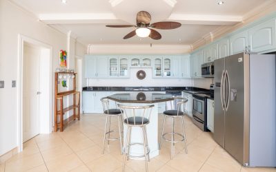 Colinas Turquesa L2L Coco kitchen with island, stainless appliances, furnished condo Playas del Coco