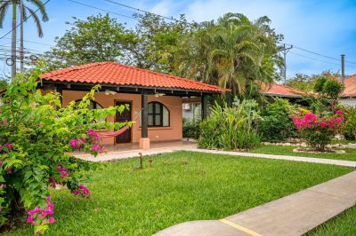 Villa Patricia Villagio 1 Potrero condo Playa Potrero exterior garden and covered patio
