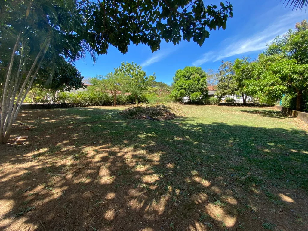 La Norma Lot 18 surrounded by established homes in Tamarindo
